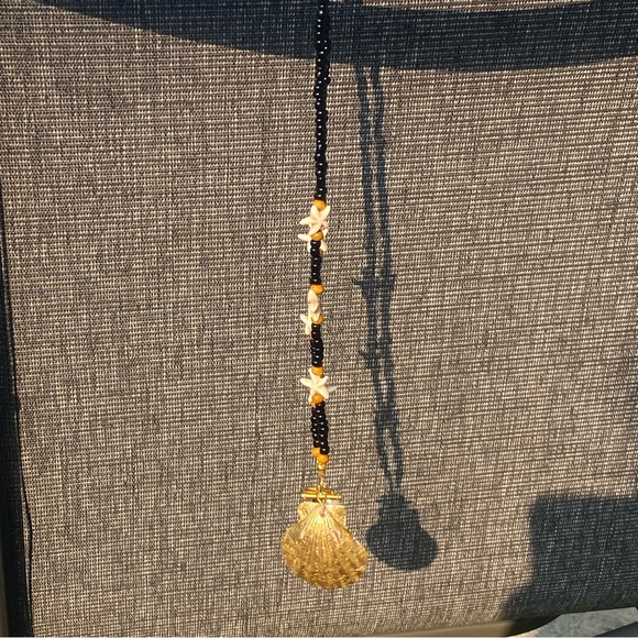 Natural Shell Gilded in Gold Leaf with a Starfish-Freshwater Pearl Boho Necklace - Picture 6 of 7